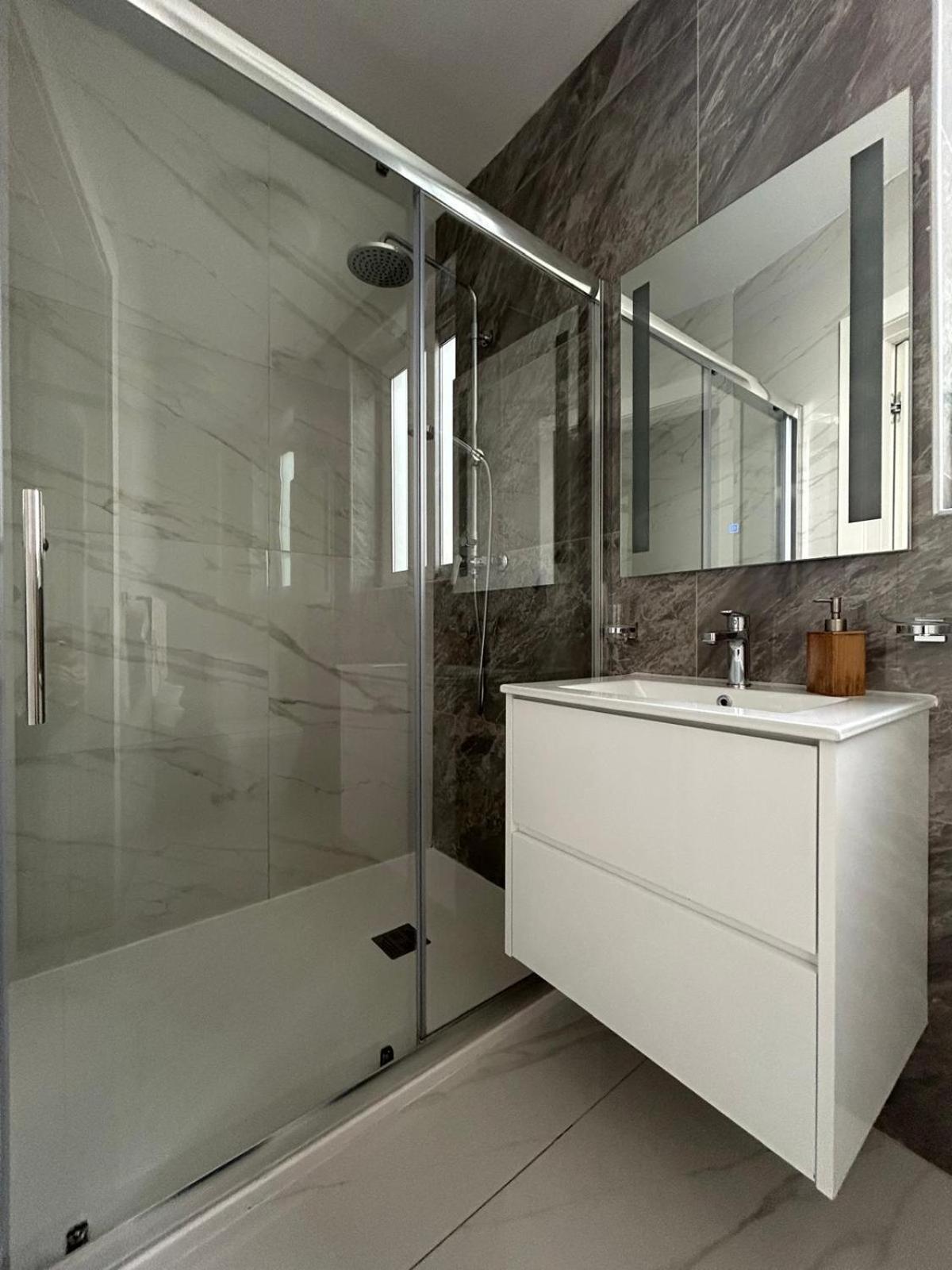 3br 2bath 28 *
