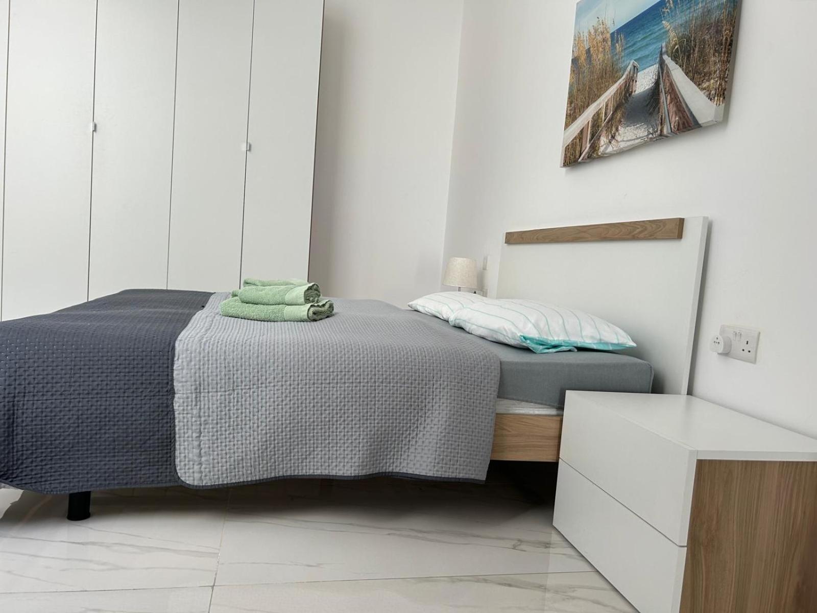 Appartement 3br 2bath 28 *